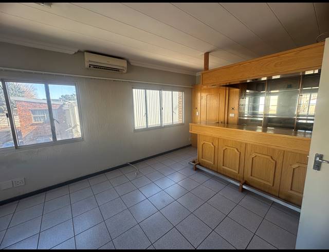 1,850M² WAREHOUSE FOR SALE IN CHLOORKOP